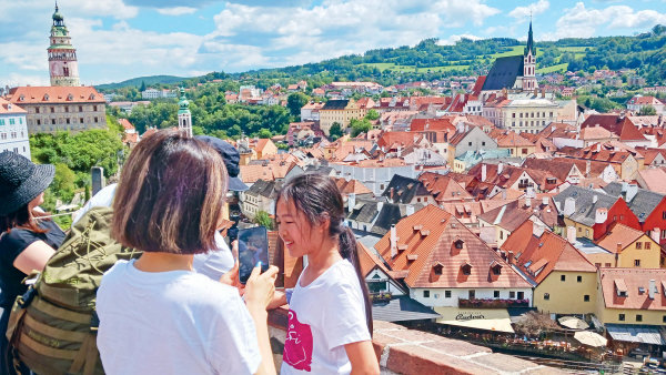 Prokletí dějin. Turisté vytěsňují domorodce zhistorických měst