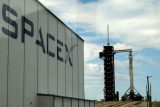 Společnost SpaceX podruhé odložila start lodi Crew Dragon, posádka tentokrát čeká na lepší počasí