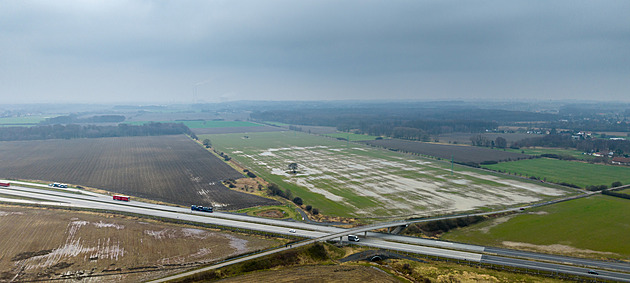 Stát se může při přípravě gigafactory vyhnout EIA. Odpůrci věří v dodržení zákona