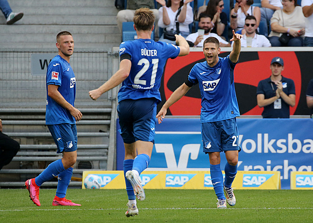 ONLINE: Český den v bundeslize. Hrají Hložek i Kadeřábek, Hranáč na lavičce