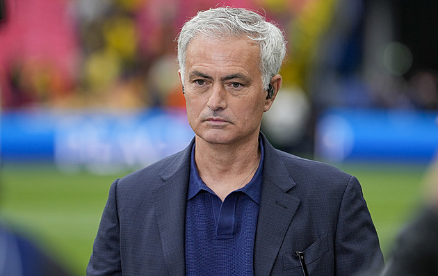 V Edenu dva nezdary i porada v garáži. Pozor, Mourinho nezapomíná