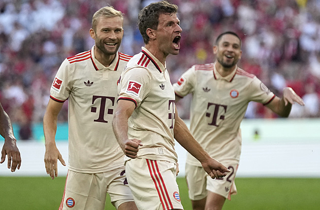 Müller dal gól a už má 710 startů. V čele bundesligy je ale o skóre Heidenheim