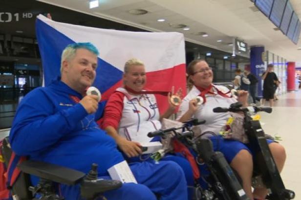 

Lukostřelci přivezli medaile z paralympiády domů

