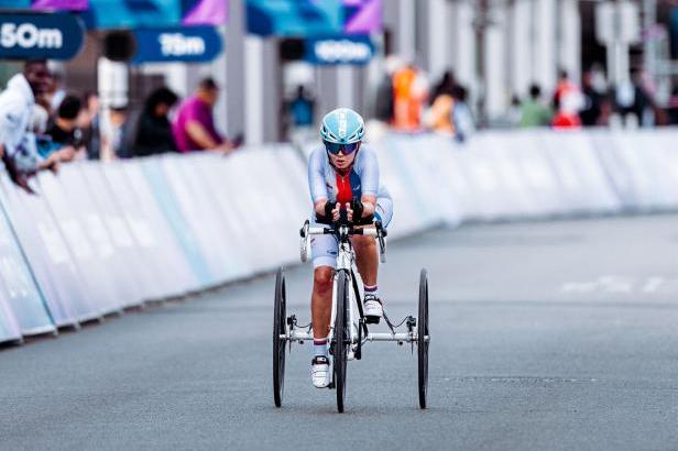 

ŽIVĚ: Paralympijské hry. Vejvodová skončila po technických problémech v časovce čtvrtá

