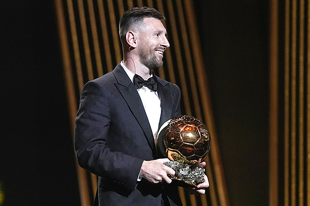 Poprvé od roku 2003 není v nominaci na Zlatý míč Messi ani Ronaldo