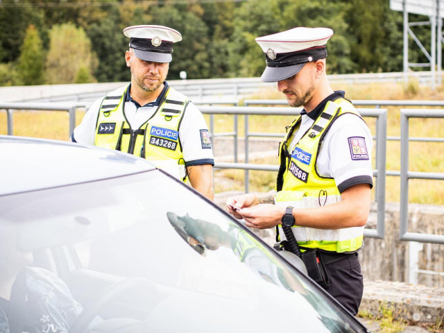 Horký policejní podzim. Bezpečnostní složky jdou do ulic, vláda jim prý přidá málo a pozdě