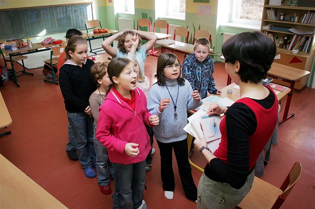 Víc škol, jeden ředitel. Bekův návrh vadí v obcích i ministerstvu financí