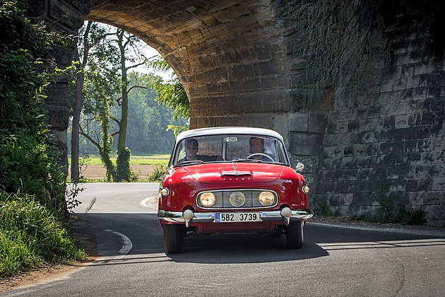 Diář petrolheada: Za historiky do Roudnice, k Jihlavě na vyšňořené tahače