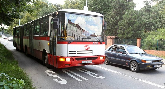 V Praze přibyly buspruhy. Vjet do nich můžete při objíždění či odbočování