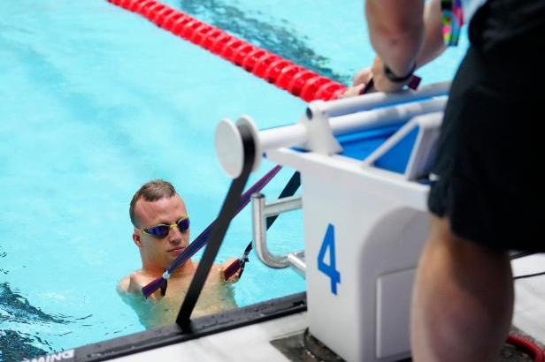 

ŽIVĚ: Paralympiáda – fotbal nevidomých a stolní tenis. Petráček doplaval pro bronz

