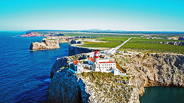 Po stopách portugalských mořeplavců. V Algarve najdete vodní psy i slípky modré