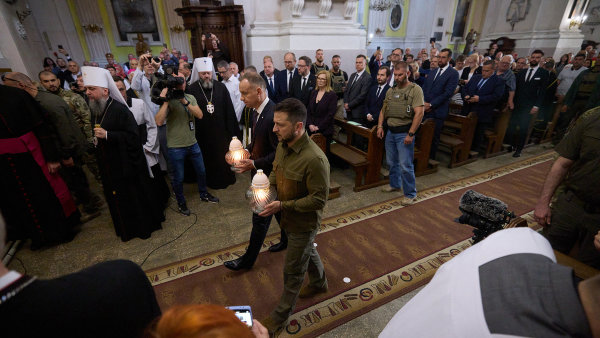 Vraždění lidí vidlemi, zapálené domy... Proč znovuotevřené rány Poláků a Ukrajinců můžou znamenat problém pro budoucnost