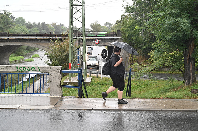 Meteorologové rozšířili výstrahu, vzestup řek čekají v Praze i většině středních Čech