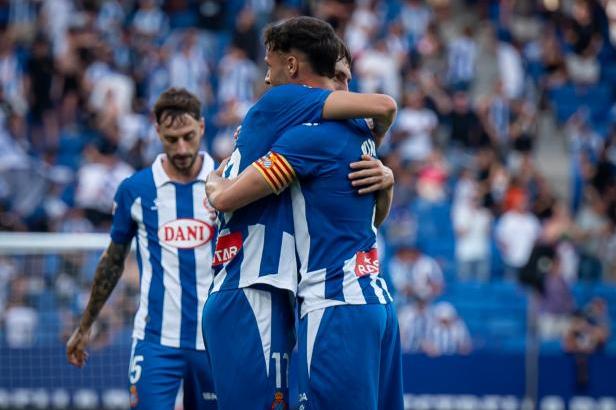 

Puadův hattrick rozhodl o výhře Espaňolu nad Alavésem, Villarreal gólem v nastavení zdolal Mallorcu

