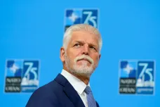 NATO hájí svobodu a vládu práva proti autokraciím, řekl vojenskému výboru Pavel