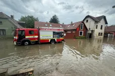 Višňová je odříznutá od zbytku Frýdlantska, dopravu zajišťuje evakuační tatra