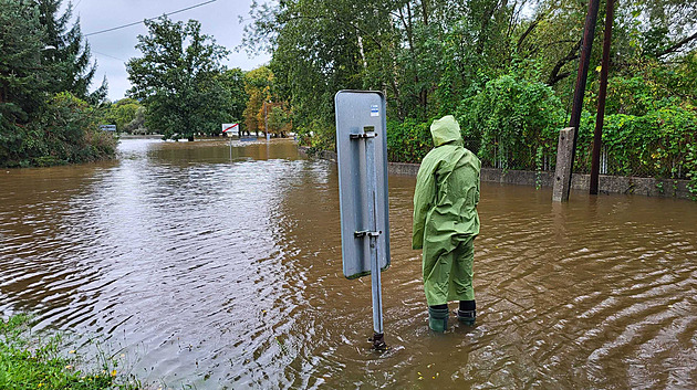 Višňovou voda odstřihla od světa. Příroda nám asi něco vrací, zamýšlí se místní