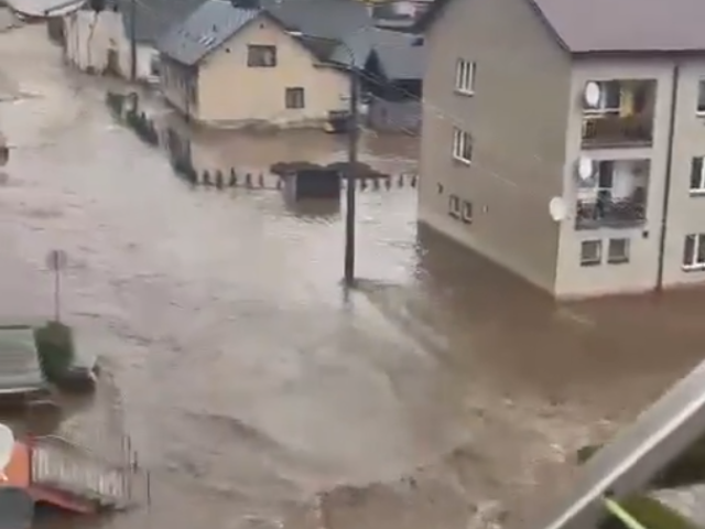 Morava se náhle zvedla o metr, Hanušovice smetla vlna, Jeseník je odstřižený