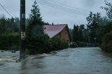 V Českém Těšíně nařídili evakuaci centra a ulice Na Olšinách. V Krnově musí domovy opustit tisícovka lidí