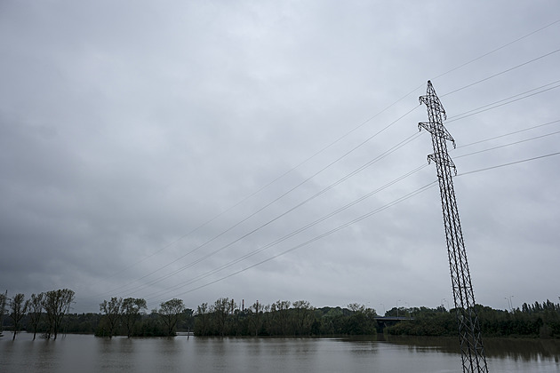 Energetici odstraňují poruchy a škody, vodní elektrárny mají pohotovost