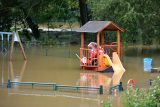 Nelžeme a zdůrazněme, že to zvládneme, radí krizová interventka, jak o povodních mluvit s dětmi