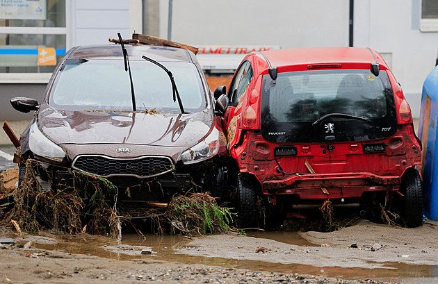 Auto po povodni zaplatí jen některé pojistky. Hlavně neuklízejte a neopravujte