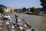 Evakuovaná seniorka se rozhodla vrátit v Kobylé domů. ‚Volala na nás a najednou nebyla,‘ říkají svědci