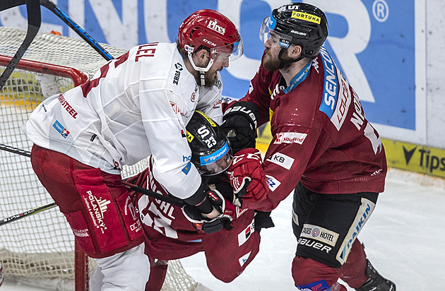 ONLINE: Začíná hokejová extraliga, Sparta hostí v bitvě dvou favoritů Třinec