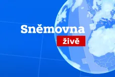 ŽIVĚ: Poslanci uctí oběti povodní minutou ticha