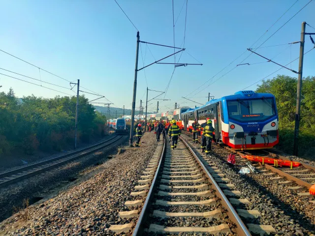 Jeden strojvůdce před srážkou v Libni projel na „červenou“, druhý nadýchal