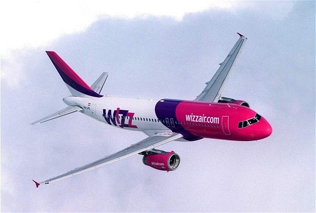 Zdarma nic nedáváme, vzkázal Wizz Air cestujícím. Ani vodu na dlouhých letech