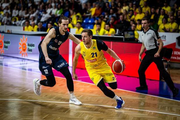 

Palubovka po velké vodě sezonu vydrží, basketbalisté Opavy chtějí příští týden hrát

