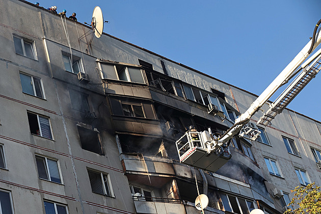 Rusové shodili naváděné bomby na Kyjev i Záporožskou oblast, zabili seniorku