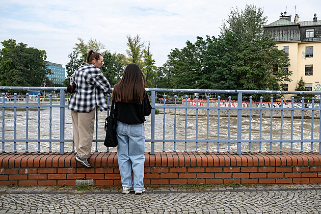 Povodňová vlna na řece Odře postupuje Polskem, v Německu se na ni připravují