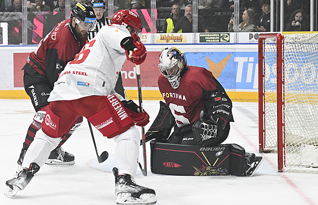 ONLINE: Hradec vyzývá Liberec, Sparta čelí Varům. Do Třince přijíždí Kometa