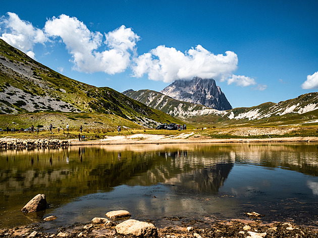 Bytovky na hřebeni i „ptačí jezero“. V Abruzzu zažijete autentickou Itálii