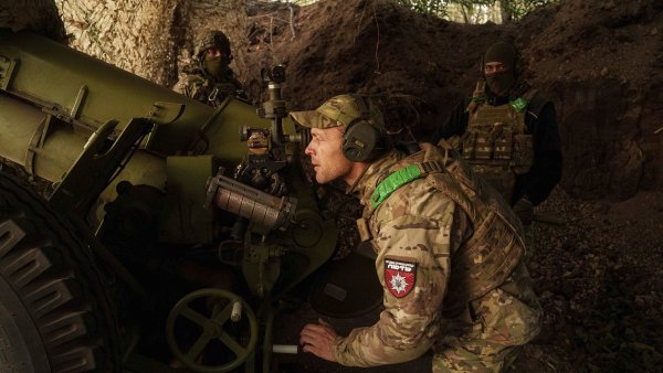 Místo na nepřátelském území vybuchne u ústí hlavně. Ukrajina si Česku stěžovala na vadnou dělostřeleckou munici