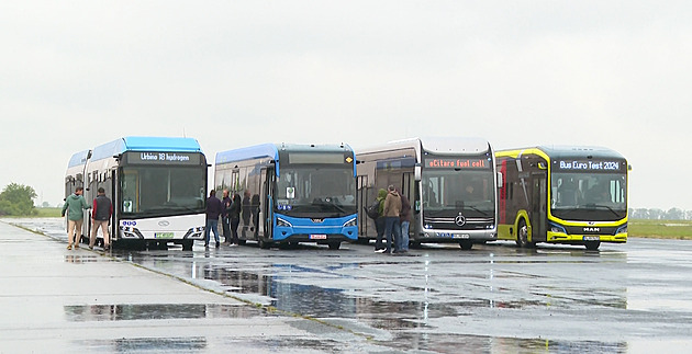 Evropský autobus roku jezdí na vodík. Testovalo se v Česku