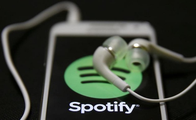 AI mu tvořila písničky a Apple či Spotify za ně platili. Teď ho čeká soud