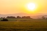 Nesnesitelné tropy, pak povodně. Zrychluje změna klimatu? Čeští vědci odpovídají a radí politikům