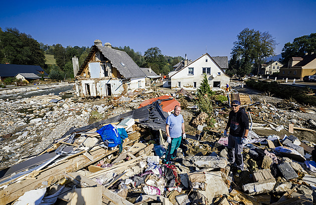 Skořepa: Předčasné rozfofrování rezervy. Povodně zastihly vládu v rozpočtovém negližé