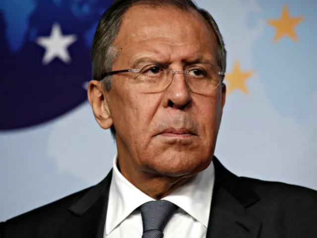 Lavrov: Londýn a Washington připravují Evropu na „sebevražedné dobrodružství“ proti Moskvě