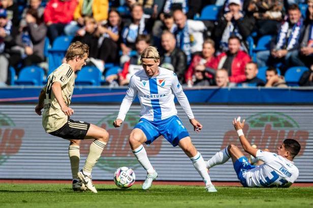 

Slavia řádila v Ďolíčku a uniká Spartě, Plzeň remizoval s Boleslaví a Baník podržel Budějovice u dna

