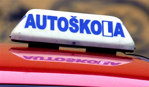 Řidičák? Přijďte za půl roku, je plno. Zájemci musí řešit autoškolu s předstihem