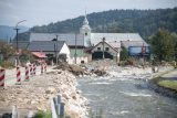 Armáda postavila v Bělé pod Pradědem provizorní most. Další na řadě je Velká Kraš