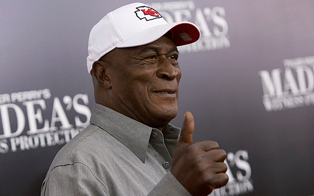 Zemřel John Amos, filmový major Grant ze Smrtonosné pasti a bývalý fotbalista