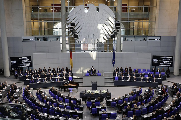 A co zakázat AfD? Němečtí vládní poslanci hledají poučení z porážky