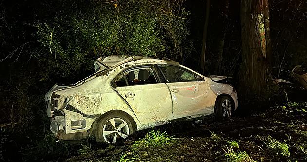 Na Příbramsku havarovalo auto s mladistvými. Jeden z nich zemřel