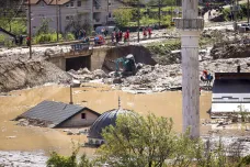 Silné povodně připravily v Bosně o život nejméně čtrnáct lidí