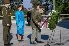 Vojáci i politici si připomněli bitvu o Dukelský průsmyk